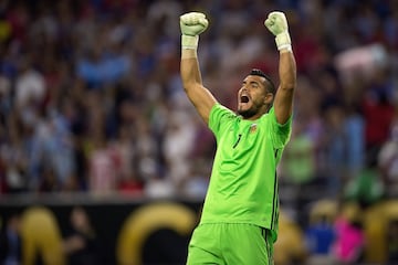 El arquero atajó en las últimas dos finales del torneo. Hoy, su presente es muy distinto: no estuvo en el Mundial con Jorge Sampaoli en la banca y ahora, Lionel Scaloni, tampoco lo consideró. 