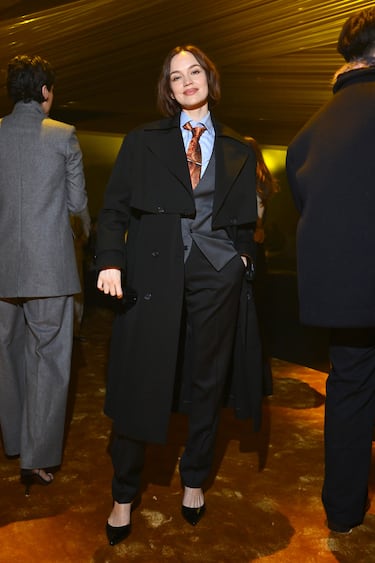 Emilia Schüle asiste al desfile de Boss durante la Semana de la Moda de Milán Otoño/Invierno 2026/2027, el 26 de febrero de 2026 en Milán, Italia.