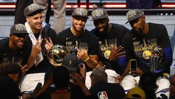 Seguramente, el mejor quinteto de la historia del baloncesto: Iguodala, Thompson, Curry, Green y Durant.