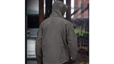 La chaqueta de invierno para hombre impermeable que está comprando todo el mundo