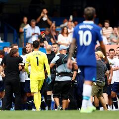 Chelsea y Tottenham empatan en intenso juego