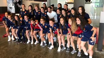 'Santiaguina' de Sergio Ramos a
las chicas de España en Las Rozas