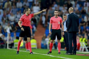 Referee Jose Luis Gonzalez Gonzalez expels Real madrid Team's delegate Chendo.