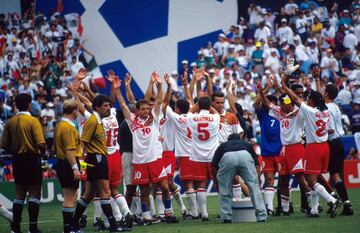 La usó para el juego contra Italia, en el cual empataron gracias al gol de Marcelino Bernal, tercer duelo de fase de grupos. Lucían con short en rojo y calcetas blancas como segundo uniforme.