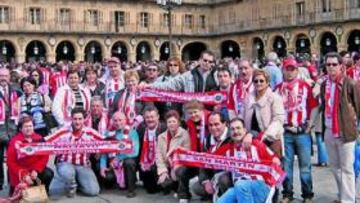 <b>LA MAREONA. </b>La afición del Sporting acompaña a su equipo por toda la geografía española.