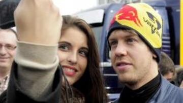 <b>SONRÍE. </b>Vettel recibió el calor de la afición española en Montmeló.