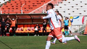 Cobresal se hace fuerte de local