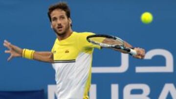 Feliciano Lopez en el partido del torneo de exhibición de Abu Dhabi en el que perdió con el británico Murray.