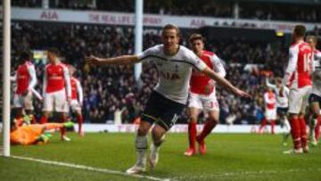 Kane celebra su primer gol al Arsenal.