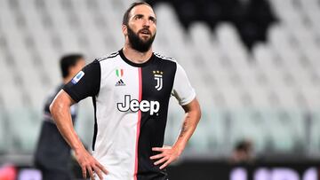 Higua&iacute;n se lamenta durante el Juventus-Sampdoria de la Serie A