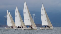 Chubascos fuertes y viento rolón en la segunda jornada del V Trofeo Social Cruz Roja en el Abra