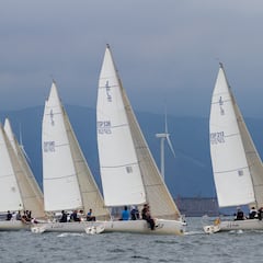 Chubascos fuertes y viento rolón en la segunda jornada del V Trofeo Social Cruz Roja en el Abra