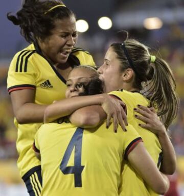 Colombia se impuso 1-0 ante las locales con gol de Diana Ospina.
