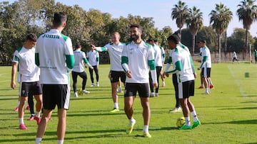 Alves, en un entrenamiento