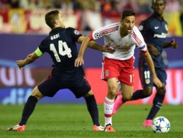 Jonas del Benfica y Gabi del Atlético de Madrid 