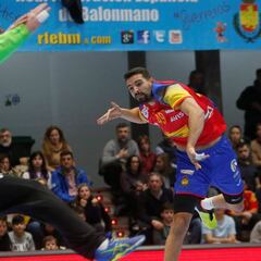 Los Hispanos lucen fondo de armario ante Bielorrusia