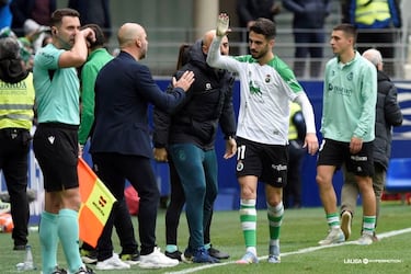 Impecable partido de Andrés Martín ante el Huesca. Cuando el Racing necesitaba la victoria, el 11 cántabro apareció para marcar un tanto, el 1-2, dar el tercero y provocar la expulsión de Hugo Vallejo, al recibir la falta en la que vio la segunda amarilla. Temporada de ensueño con 15 goles en su haber.