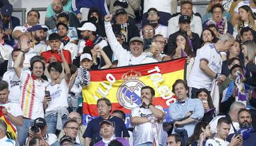 Los seguidores del Real Madrid ya están en el estadio. La afición del Liverpool todavía está entrando al estadio. 