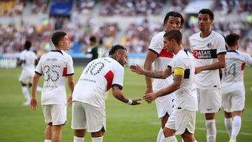 Soccer Football - Friendly - Jeonbuk Hyundai Motors FC v Paris St Germain - Busan Asiad Stadium, Busan, South Korea - August 3, 2023 Paris St Germain's Neymar celebrates scoring their first goal with Marco Verratti and teammates REUTERS/Kim Hong-Ji