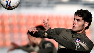 Sin João ni Suárez y con Camello