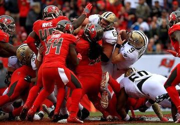 Dos de los quarterbacks más prolíficos en la historia, Tom Brady y Drew Brees, se verán las caras en el Superdomo de Louisiana.