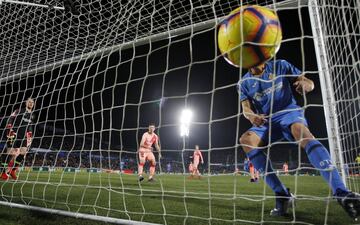 1-2. Mata marcó el primer gol.