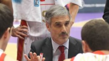 El entrenador del CAI Zaragoza, José Luis Abós.