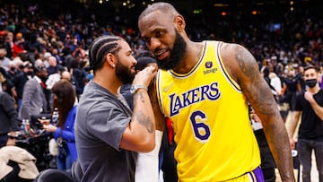 LeBron James y Drake en partido de los Lakers