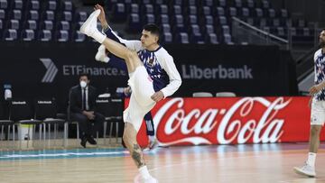 Casi un mes después del anuncio de su fichaje, Gabriel Deck está finalmente disponible para debutar con los Thunder. Entre medias, el argentino ha pasado una odisea.