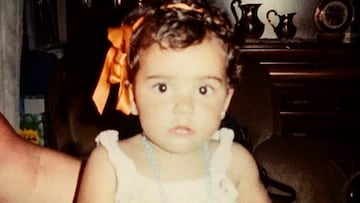 Es una estrella de la televisión en España y así lucía durante su infancia más tierna: “Mi madre me envolvía para regalo”