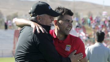 Futbol, Copiapo vs Curico, 
 campeonato primera B 2016/17.
 Duopdecima fecha, campeonato dprimera B 2016/17.
 Los jugadores de  Curico, celebran el ascenso a primera divisi&Atilde;&sup3;n luego del partido  contra  Copiapo  por primera B en el estadio El Cobre.
 El Salvador, Chile.
 09/04/2017
 Oscar Tello/Photosport******
 
 Football,Copiapo vs Curico,
 9th date, Closure Championship 2016/17.
 Curico&#039;s players celebrate after the end game against Copiapo for first division  B football match at El Cobre stadium in El Salvador, Chile.
 09/04/2017
 Oscar Tello/Photosport