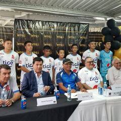 Passarella firma convenio para exportar talento salvadoreño