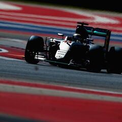 Hamilton se impone en Austin; 'Checo' 8° y Esteban no terminó