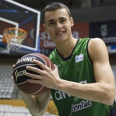 Dimitrijevic: "Solo pienso en trabajar, aprender y mejorar"