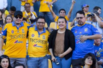 Este fue el ambiente dentro y fuera del campo en el clásico de la 'Sultana del Norte' celebrado este sábado en el Estadio Universitario.