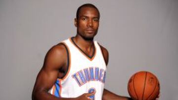 Ibaka, durante el Media Day de los Thunder.