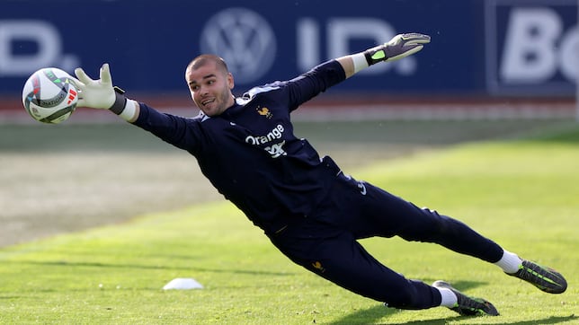 El PSG firma a Chevallier, Donnarumma peligra