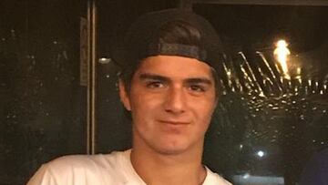 El joven tenista de 17 años luchaba contra un cáncer que se le diagnosticó hace menos de un año. "Era un tumor maligno de células germinales", dijo un amigo a La Tercera en noviembre pasado.