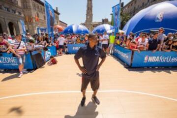 Zaragoza se engalana y disfruta al máximo con el NBA Zone