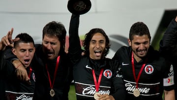 FUTBOL SOCCER
APERTURA 2012 LIGA MX
FINAL: TOLUCA VS TIJUANA
General action photo during the final game of the Apertura 2012 Liga MX/Foto de acción general durante juego final de la Liga Mx apertura 2012/02 DIC/MEXSPORT/DAVID LEAH
Fotos tomadas con el siguiente equipo Nikon:
Cámara D4
Cámara D300S
Lente Nikkor 400mm 1:2.8G VR
Lente Nikkor 70-200mm 1:2.8G
Lente Nikkor 24-70mm 1:2.8G
Lente Nikkor 14-24mm 1:2.8G
Flash SB-910

FUTBOL SOCCER
APERTURA 2012 LIGA MX
FINAL: TOLUCA VS TIJUANA
General action photo during the final game of the Apertura 2012 Liga MX/Foto de accin general durante juego final de la Liga Mx apertura 2012/02 DIC/MEXSPORT/DAVID LEAH
Fotos tomadas con el siguiente equipo Nikon: Cmara D4 Cmara D300S Lente Nikkor 400mm 1:2.8G VR Lente Nikkor 70-200mm 1:2.8G Lente Nikkor 24-70mm 1:2.8G Lente Nikkor 14-24mm 1:2.8G Flash SB-910