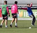 Los titulares ante el Atlético y Arbeloa no saltan al césped
