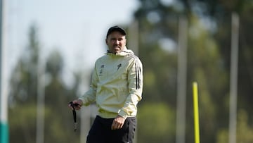 El entrenador argentino Eduardo Coudet, durante un entrenamiento del Celta en la ciudad deportiva Afouteza.