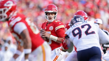 KANSAS CITY, MISSOURI - NOVEMBER 10: Patrick Mahomes #15 of the Kansas City Chiefs looks to pass in the fourth quarter of a game against the Denver Broncos at GEHA Field at Arrowhead Stadium on November 10, 2024 in Kansas City, Missouri. Jamie Squire/Getty Images/AFP (Photo by JAMIE SQUIRE / GETTY IMAGES NORTH AMERICA / Getty Images via AFP)