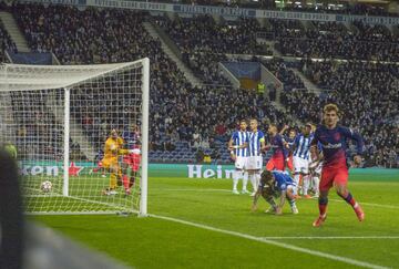  0-1. Antoine Griezmann marca el primer gol.