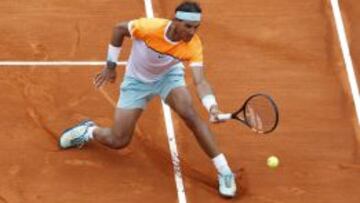 Rafa Nadal en su encuentro de este jueves en Montecarlo con John Isner.