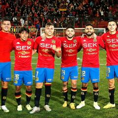 El equipo que rompe la tendencia en el torneo: 11 chilenos en cancha