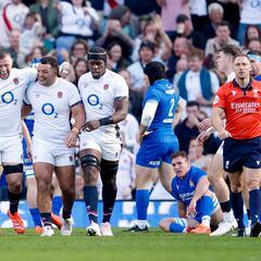 Inglaterra frena el ‘risorgimento’ y se mantiene en la pelea