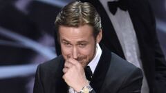 Ryan Gosling r&iacute;e durante el hist&oacute;rico error de los Premios Oscar 2017