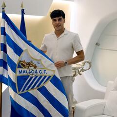 Oficial: Julen Lobete firma por el Málaga hasta 2027