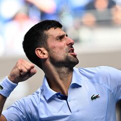 Watch Djokovic blow kiss to Kyrgios